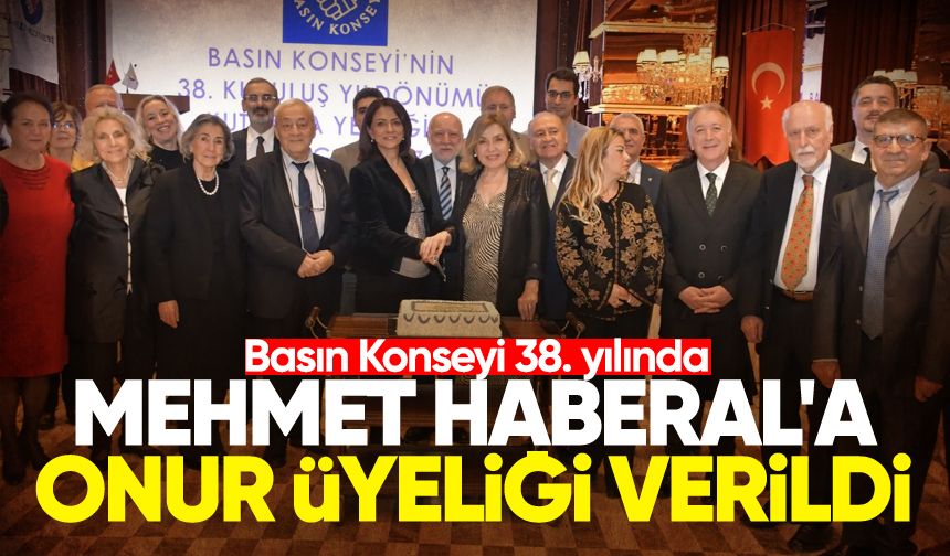 Basın Konseyi 38. yılında Mehmet Haberal'a Onur Üyeliği verildi