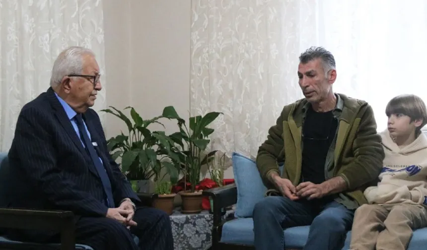 Başkan Posbıyık, depremzede aileyi evinde ziyaret etti