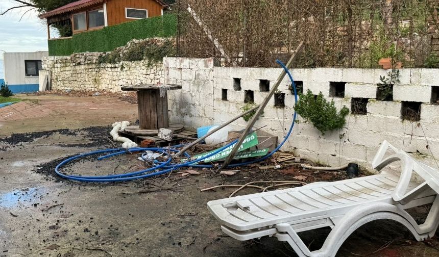 Ilıksu Plajı harabeye döndü