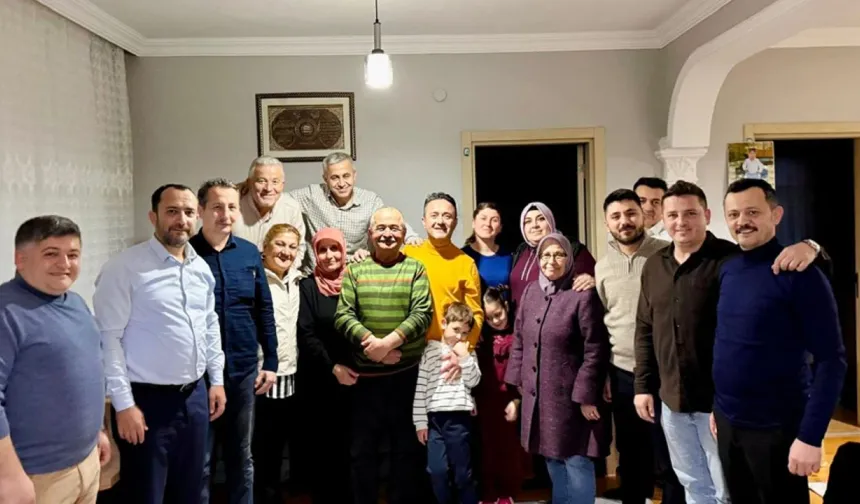 Umre'den dönen Sultan Köroğlu'na sürpriz ziyaret