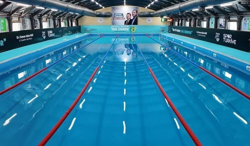 Devrek’te kapalı yüzme havuzu hizmete açıldı