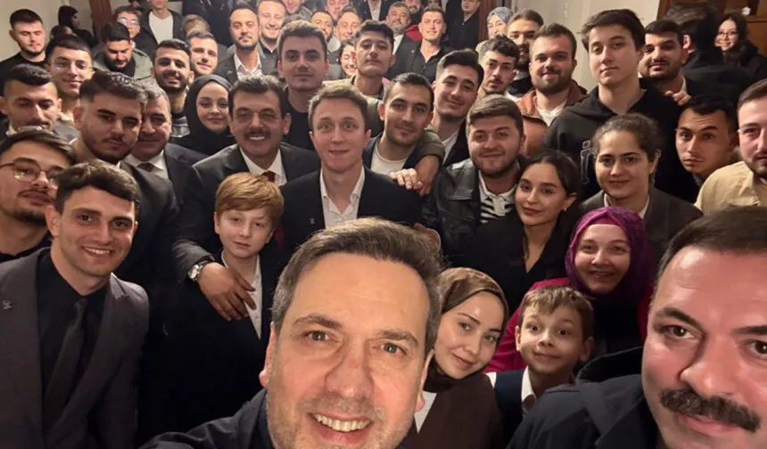 Bakan Bayraktar Zonguldaklı gençlerle buluştu