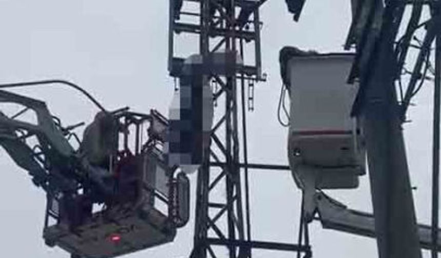 Hırsızlık için çıktığı elektrik direği sonu oldu... Akıma kapılıp hayatını kaybetti
