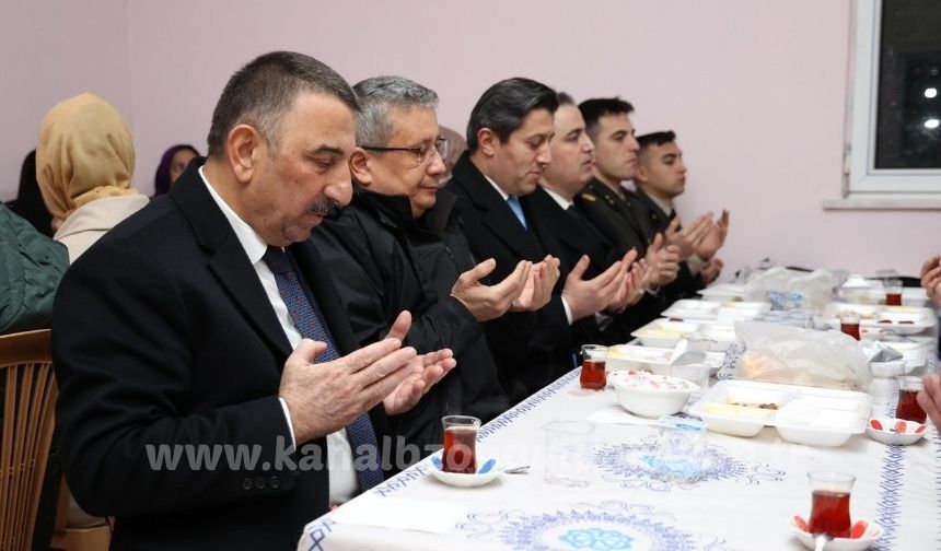 Vali Hacıbektaşoğlu Şehit ailesinin iftarına katıldı