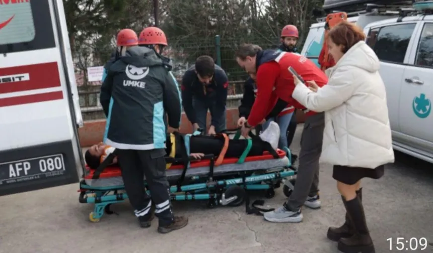 Zonguldak Atatürk Anadolu Lisesi'nde deprem tatbikatı