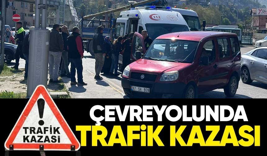 Otomobil ile Kamyonet Çarpıştı