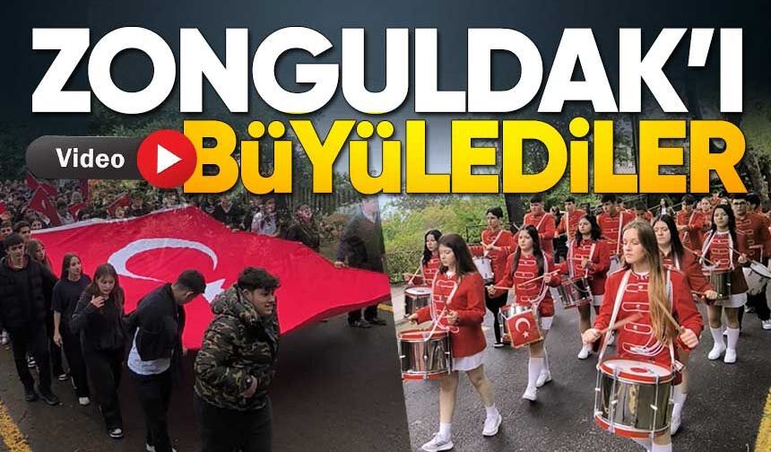 Fener Anadolu Lisesi’nden Muhteşem 19 Mayıs Yürüyüşü