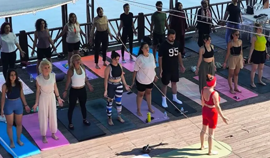 Gülüç'te "Yoga ve Kürek" etkinliği yoğun ilgi gördü