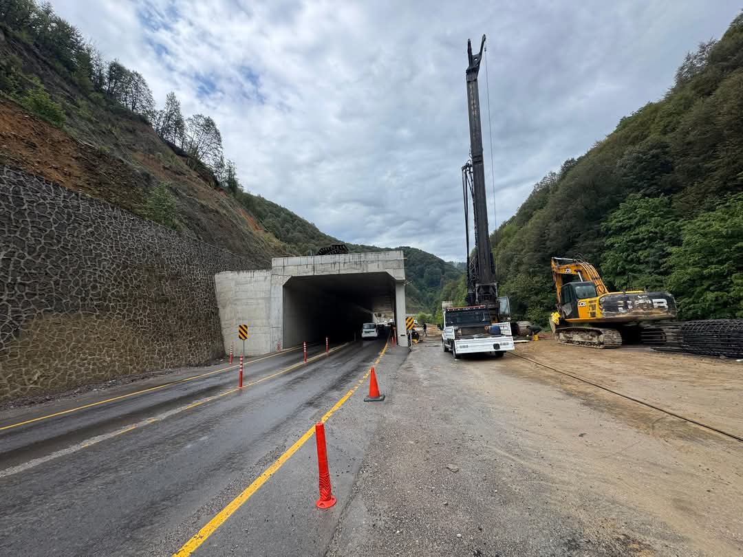 B7C503A3 C583 43A0 871F 49Ecaa4D09Ec