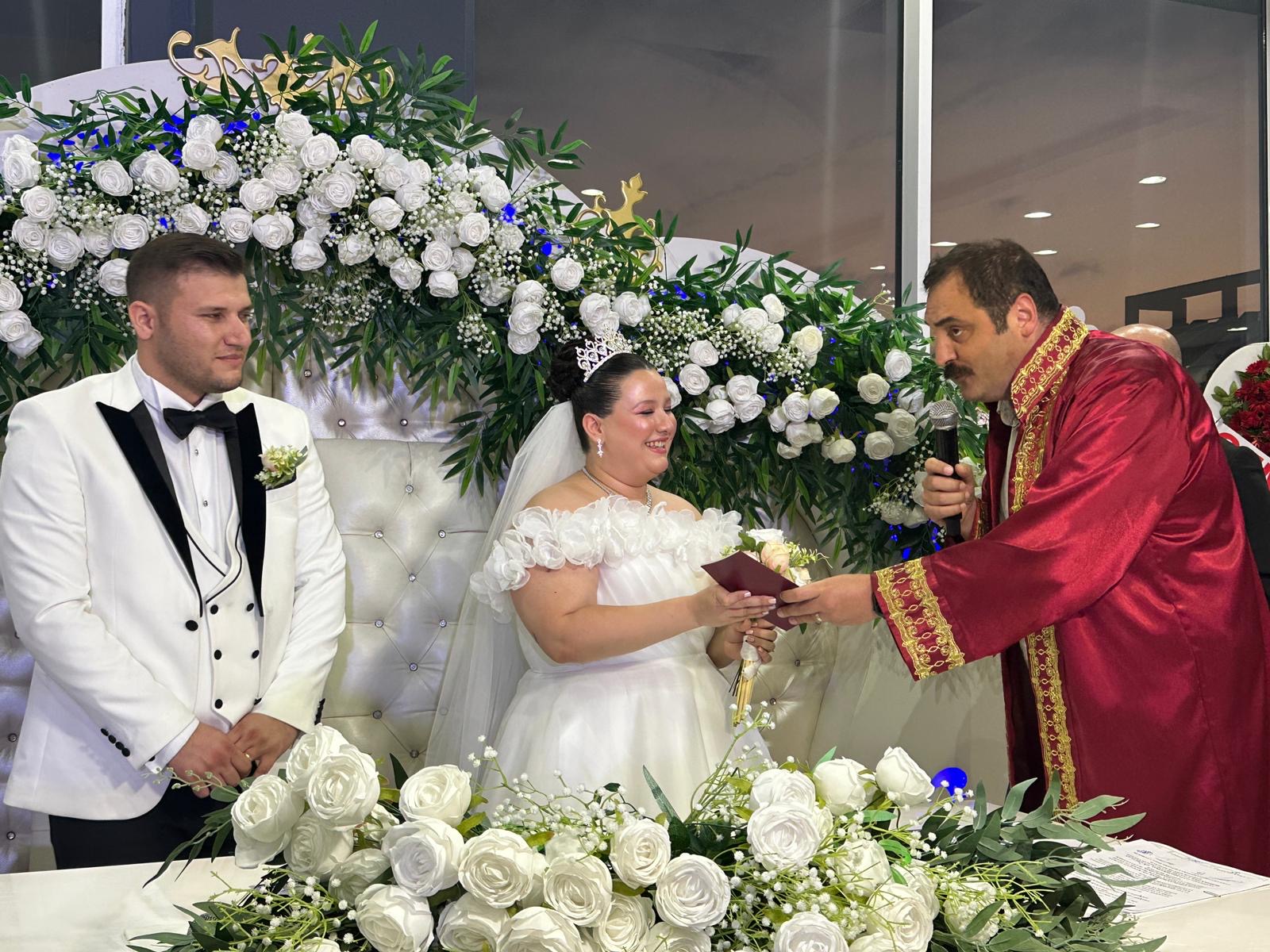 881F8E69 0Bef 4D07 B416 2983D80C9507