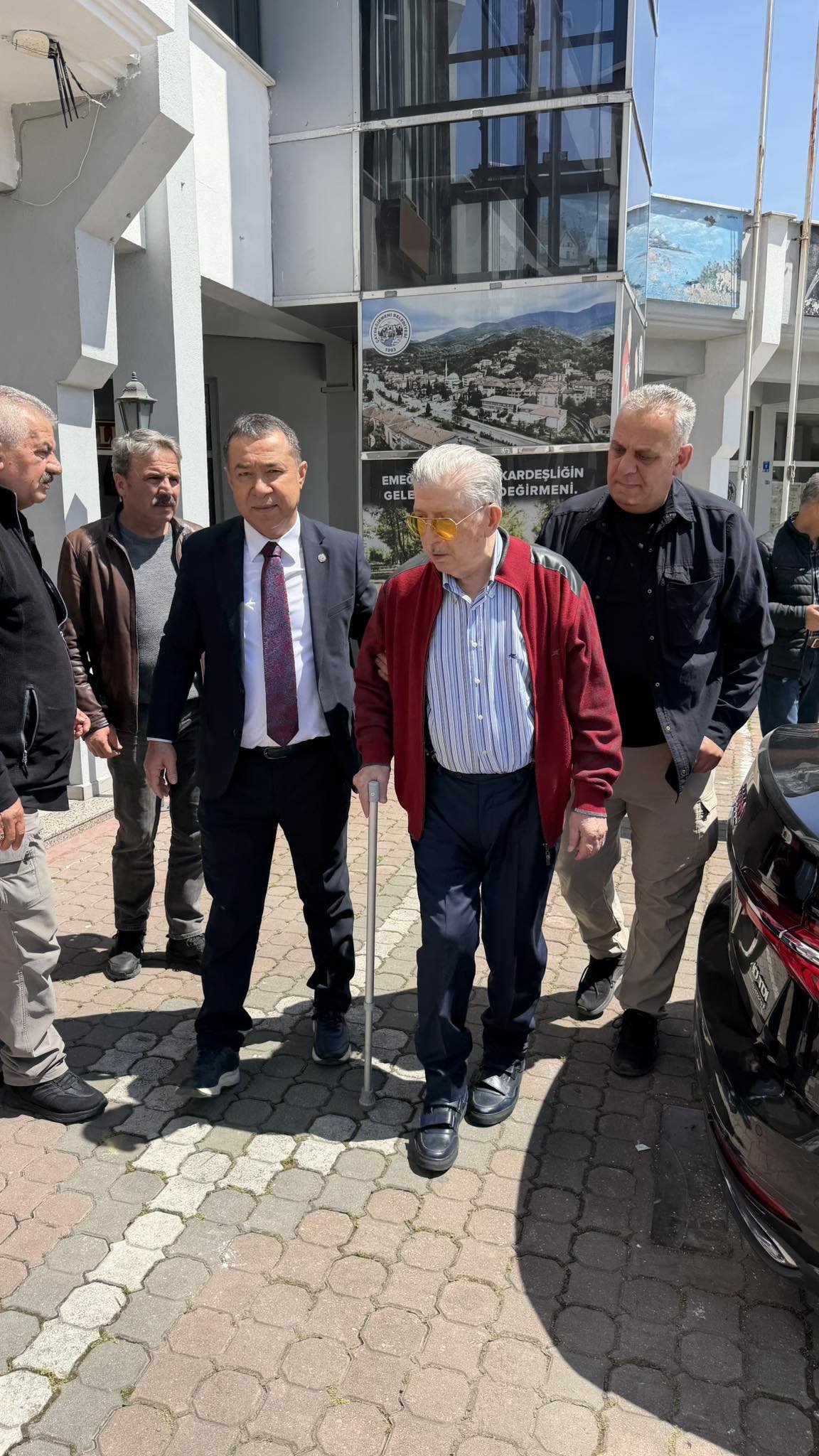 679606942 4257433554403270 9018773126902681905 N