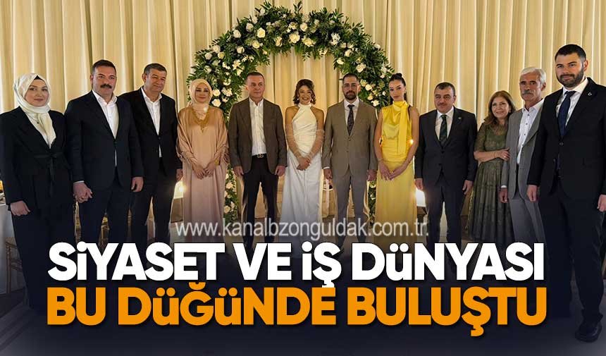 Simge Bükrü ile Alp Akın Nişanlandı