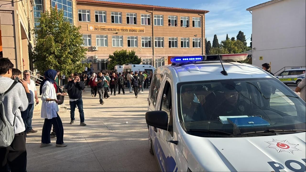 Manisa'da okul saldırısı! Yaralı öğrenciler var